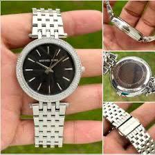 Michael Kors Slim Darci – Timeless Elegance for the Modern Woman