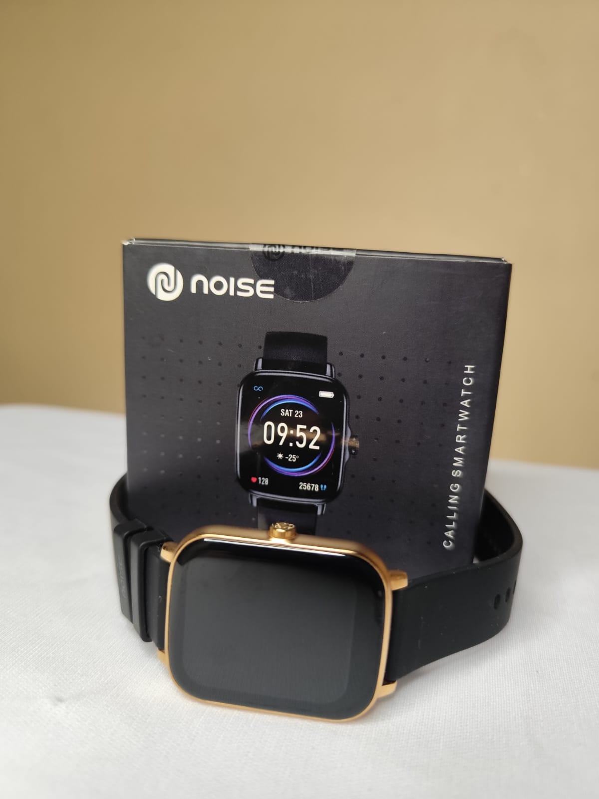 Noise ColorFit Icon Buzz Calling Smartwatch
