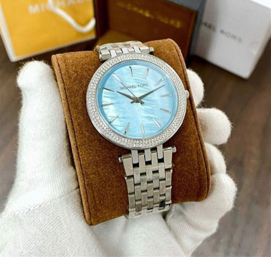 Michael Kors Slim Darci – Timeless Elegance for the Modern Woman
