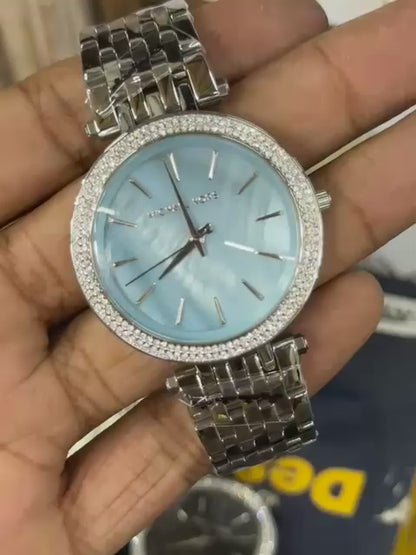 Michael Kors Slim Darci – Timeless Elegance for the Modern Woman